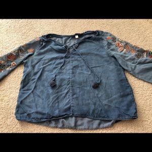 Quarter/ Floral Sleeved Blouse